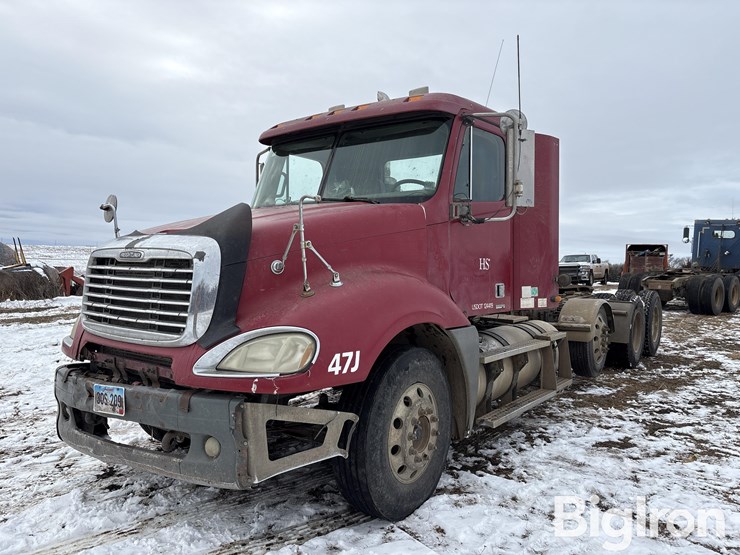 freightliner-columbia-120-image-1