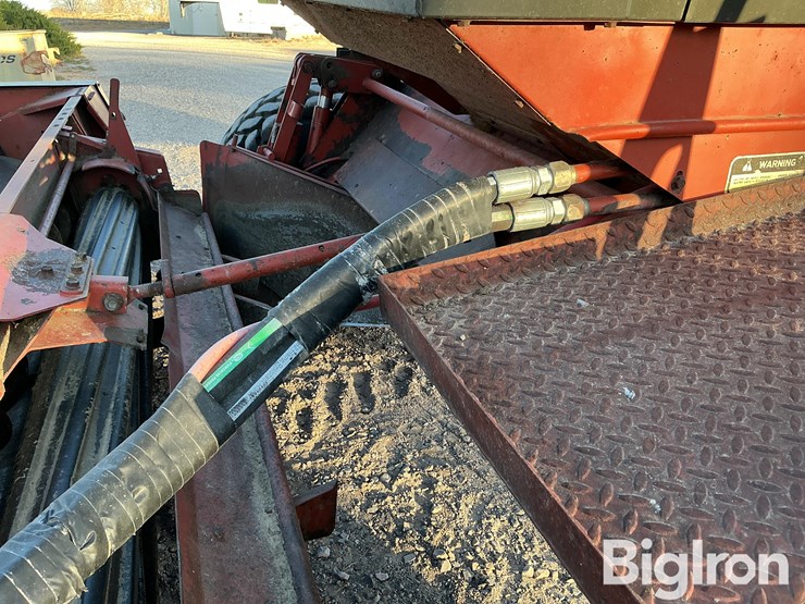 1992-hesston-8400-image-19