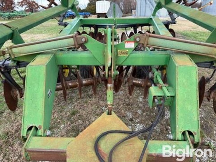 john-deere-630-image-12
