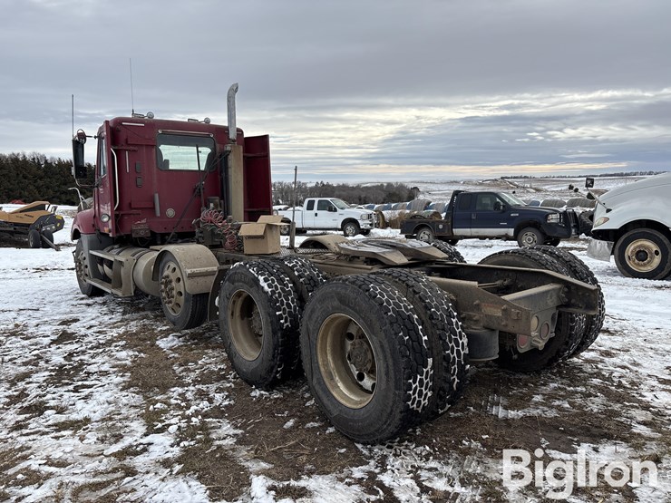 freightliner-columbia-120-image-7