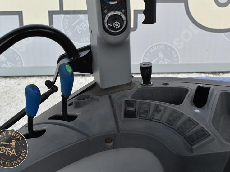 new-holland-t4.75-image-31