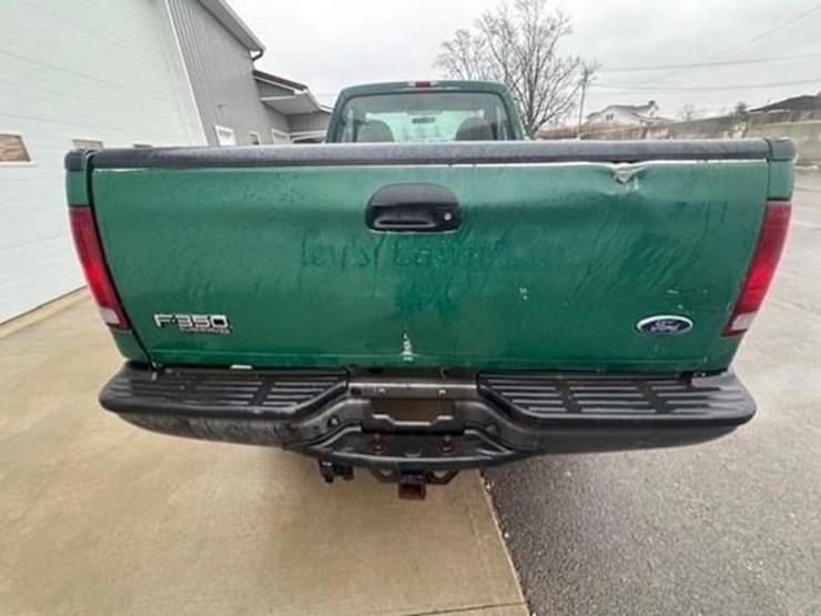 ford-f350-xl-image-3