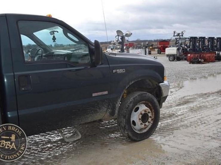 ford-f550-xl-image-27