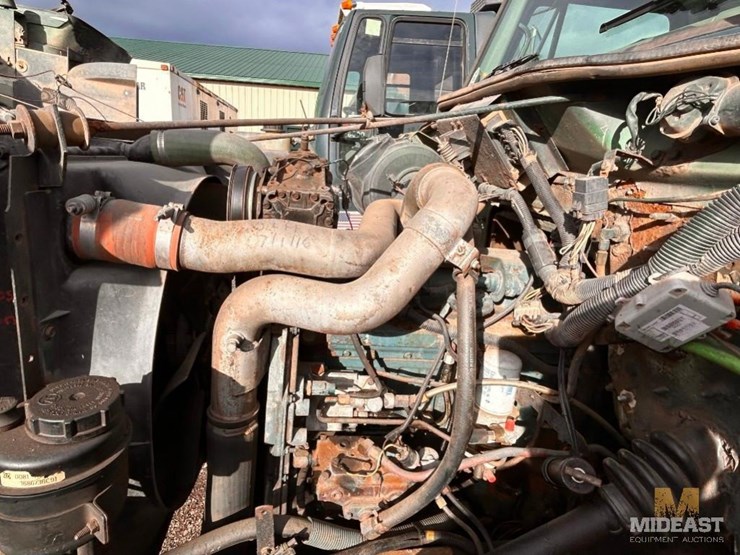 international-4900-image-13