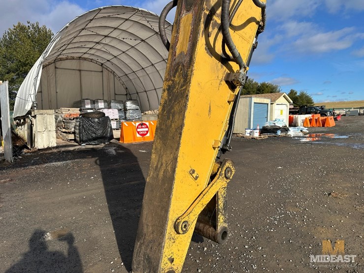 caterpillar-330d-image-13