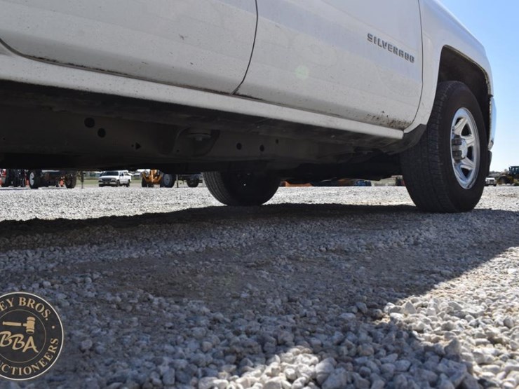 2017-chevrolet-silverado-1500-image-18