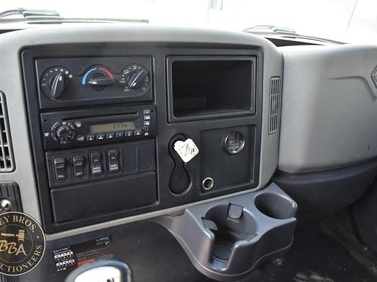 international-durastar-4400-image-54