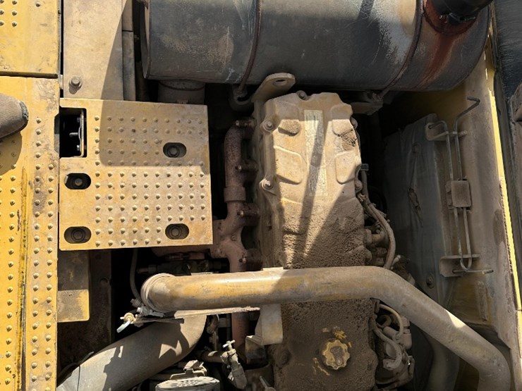 caterpillar-330d-image-39