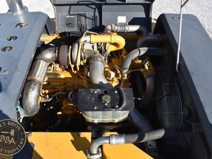 deere-380g-lc-image-55