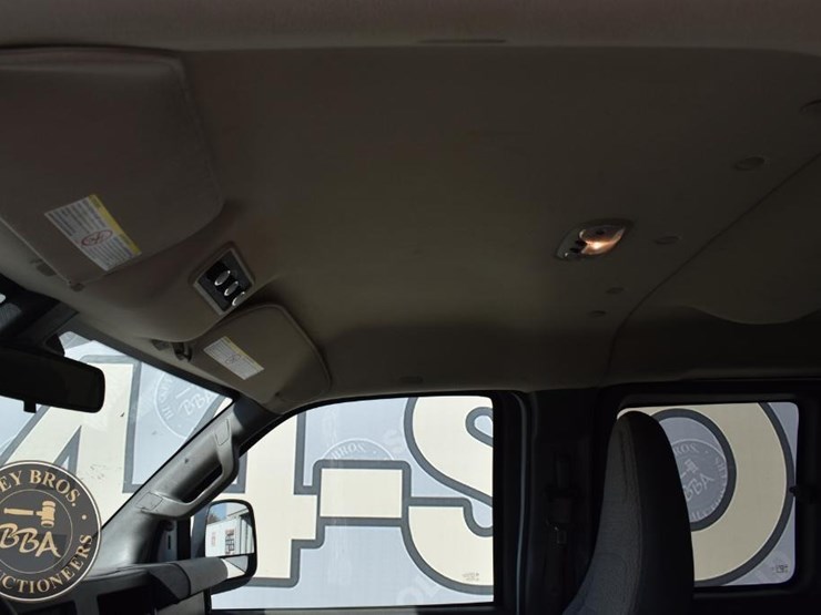 2019-chevrolet-express-2500-image-18