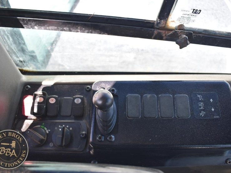 caterpillar-d6k2-lgp-image-33