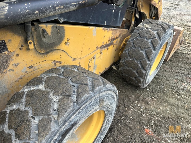 caterpillar-246d-image-13