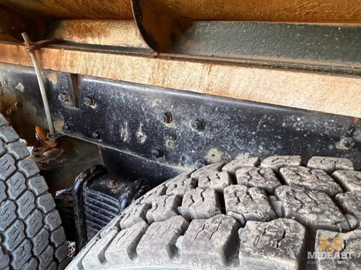 1985-mack-dm685s-image-17