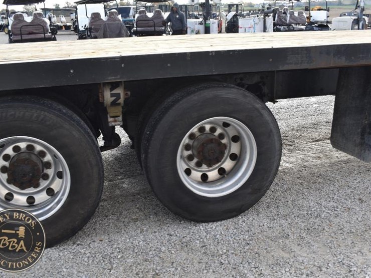 freightliner-business-class-m2-106-image-24