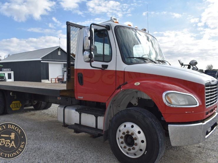 freightliner-business-class-m2-106-image-29