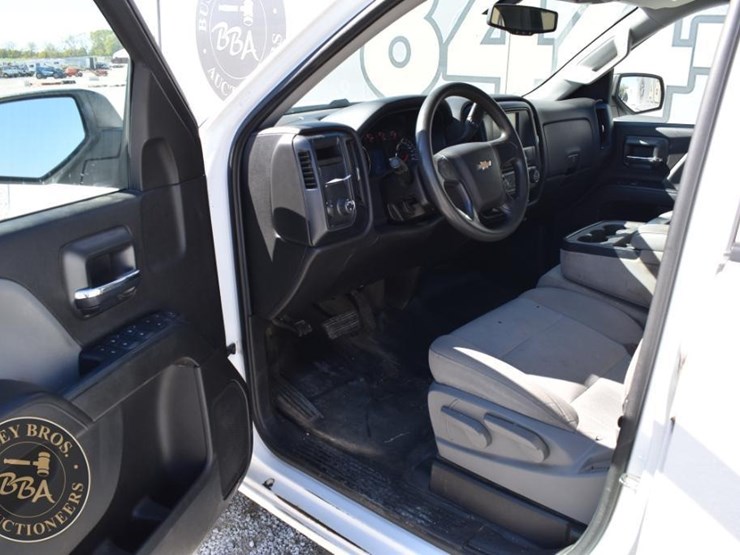 2017-chevrolet-silverado-1500-image-10