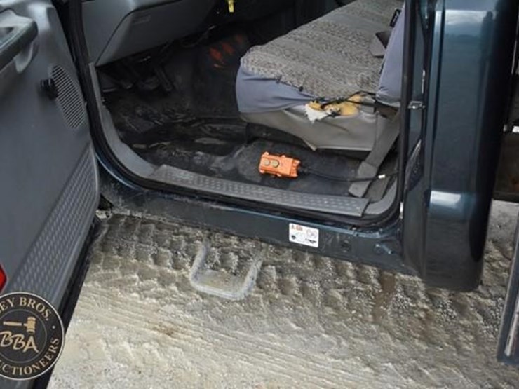 ford-f550-xl-image-29