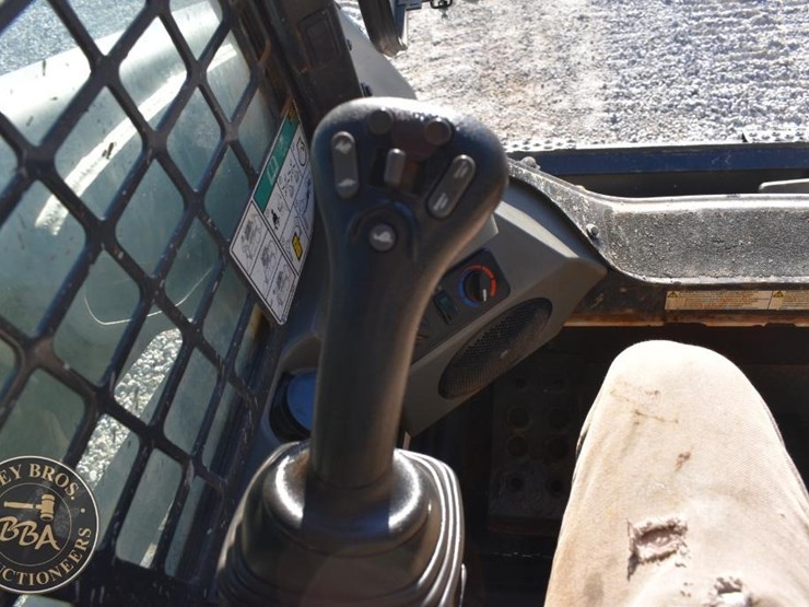 2022-bobcat-t595-image-46