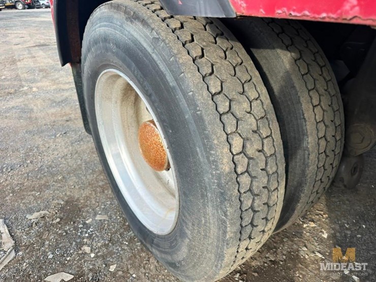 peterbilt-377-image-21