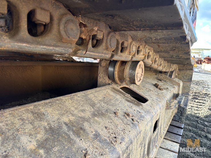 caterpillar-330d-image-28