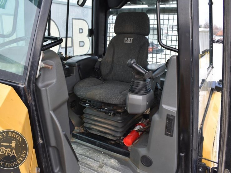 caterpillar-d6k2-lgp-image-59