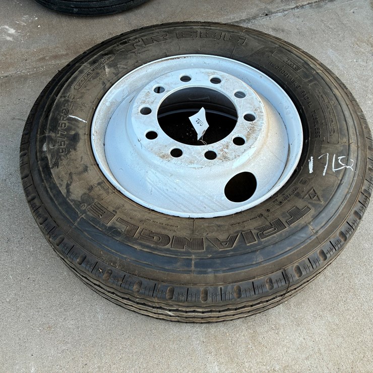 #17152 • 295/75 R 22.5