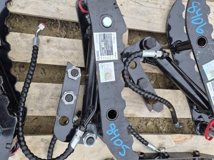 sdlanch-mini-excavator-hydraulic-thumb-clamp-image-1