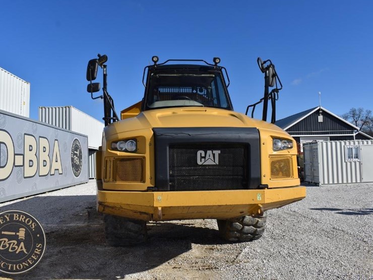 2014-caterpillar-730c-image-24