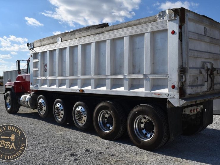 1997-mack-rd688s-image-3