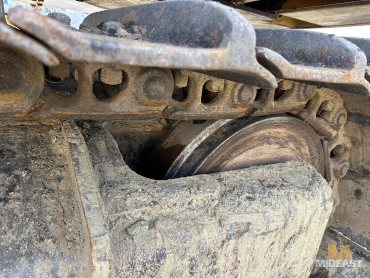 caterpillar-330d-image-31