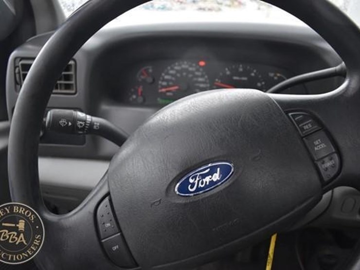 ford-f350-xl-image-42