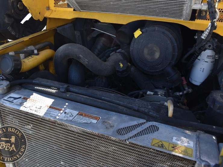 new-holland-c232-image-16