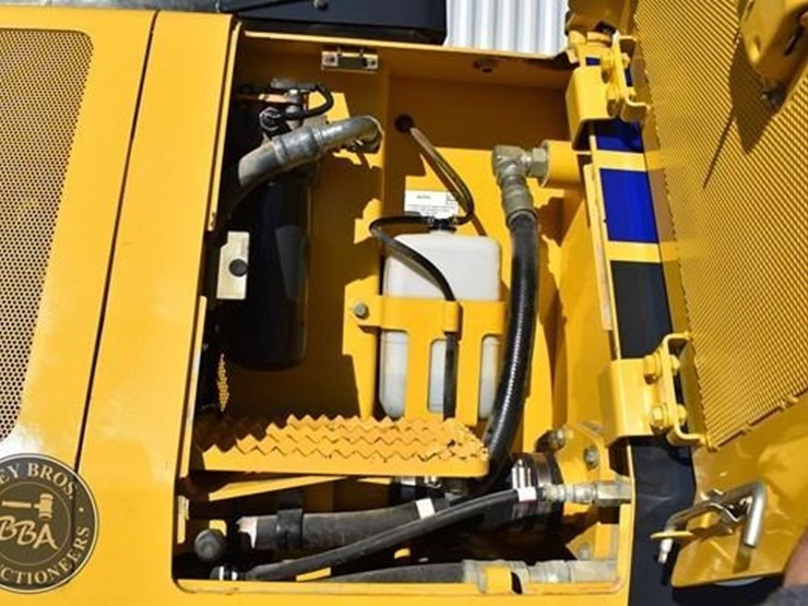 komatsu-d61exi-23-image-16