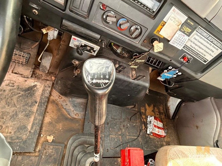 international-4900-image-11