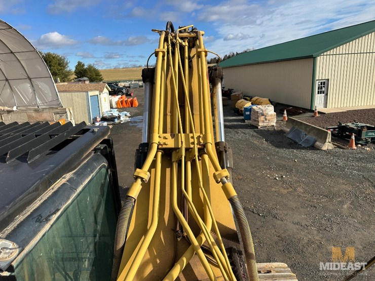 caterpillar-330d-image-40