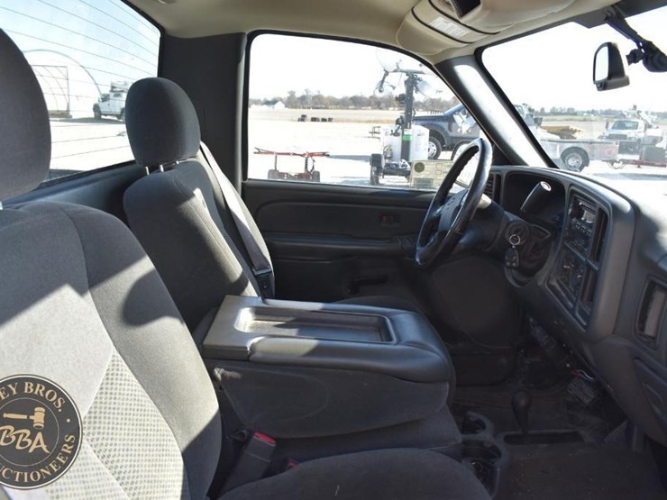 2005-chevrolet-silverado-1500-image-26