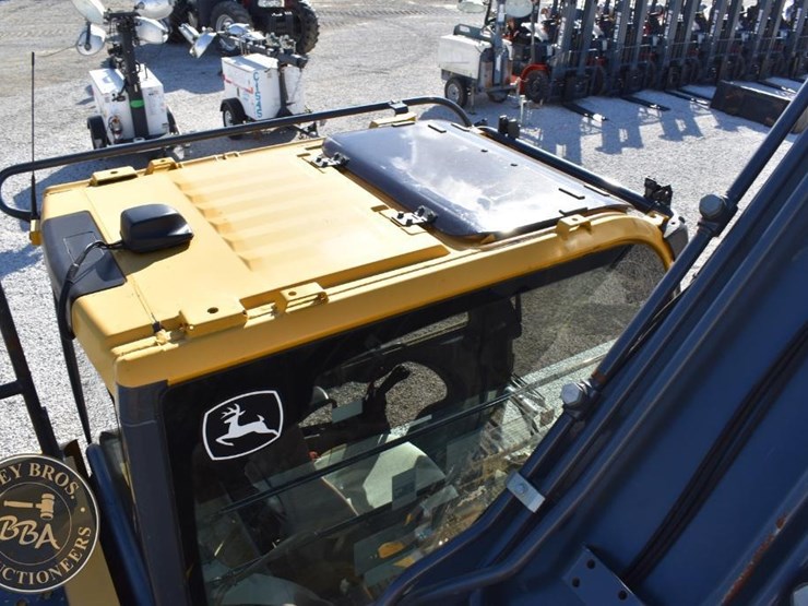 deere-380g-lc-image-52