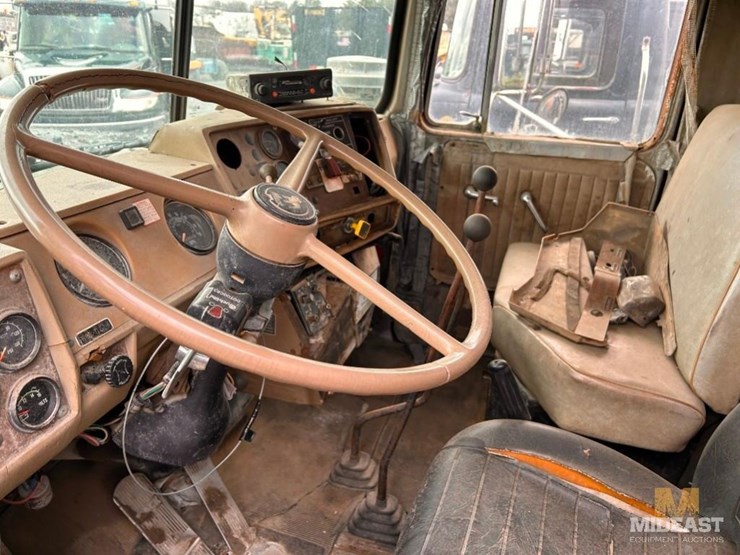 1985-mack-rd686s-image-20