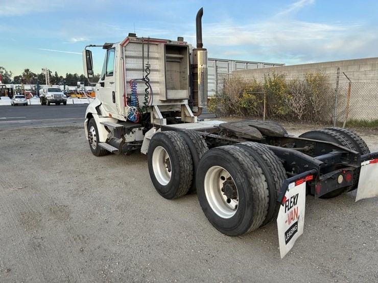 2012-international-prostar-image-4