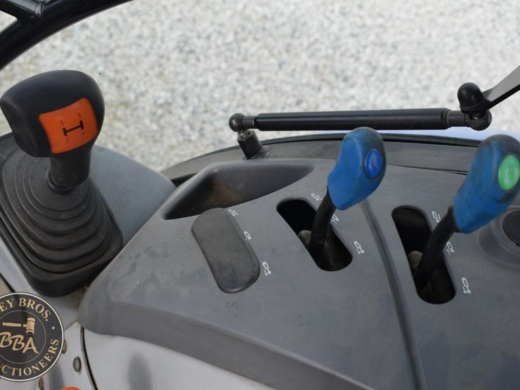 new-holland-t4.75-image-33