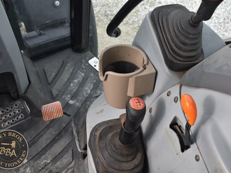 new-holland-t4.75-image-34