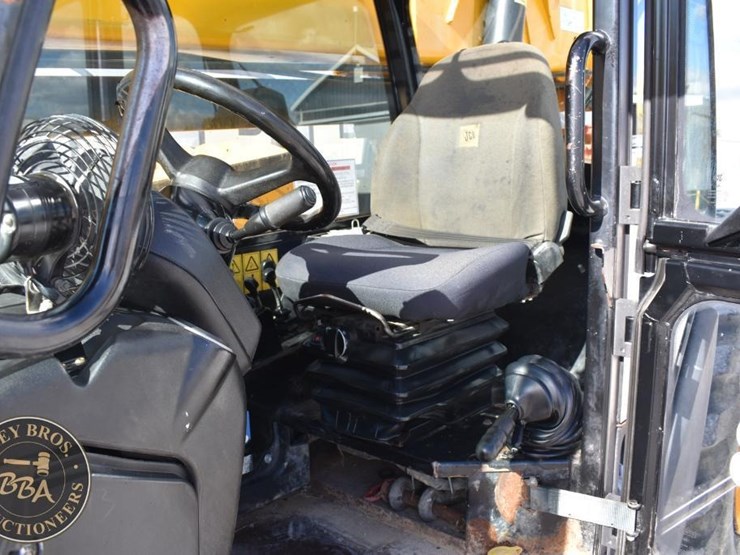 2018-jcb-512-56-image-13