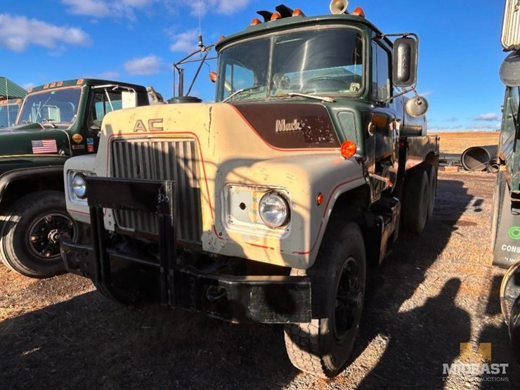 1986-mack-dm600-image-1