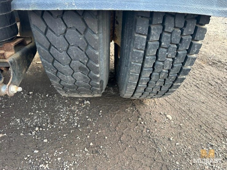 2013-ud-ud330-cab-over-truck-image-21