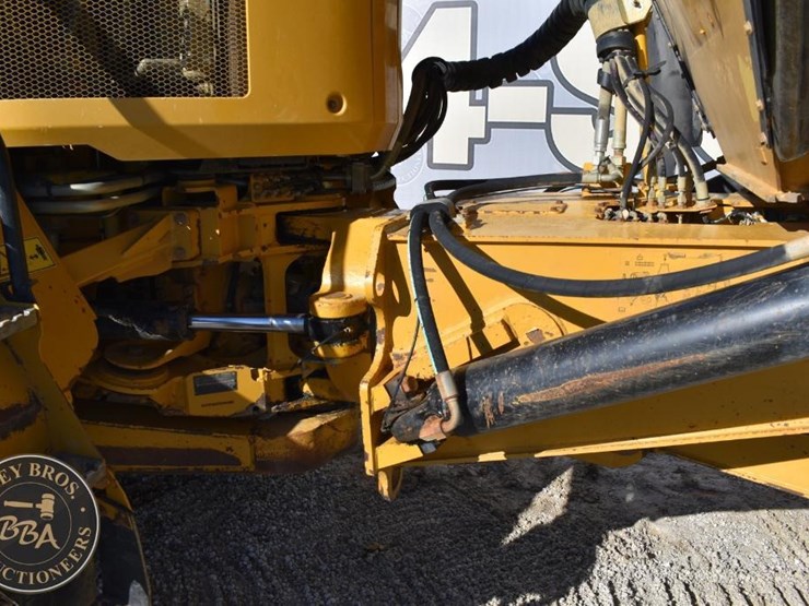 2014-caterpillar-730c-image-30