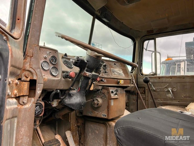 1975-dm685s-cab-and-chassis-truck,-aged-out.-image-16