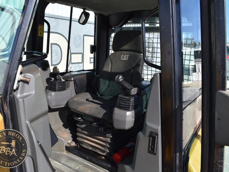 caterpillar-d6k2-lgp-image-24