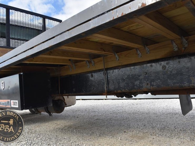 freightliner-business-class-m2-106-image-82