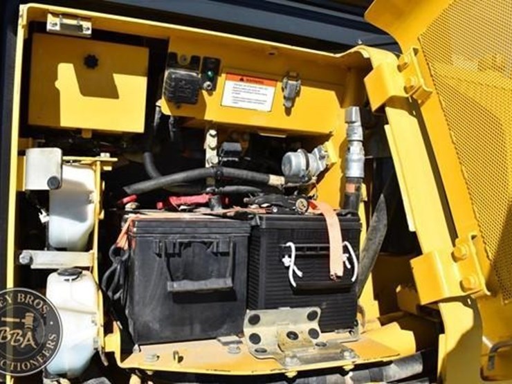 komatsu-d61exi-23-image-17