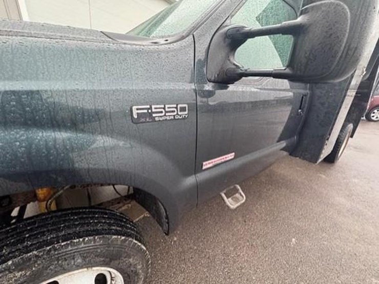 ford-f550-xl-image-5